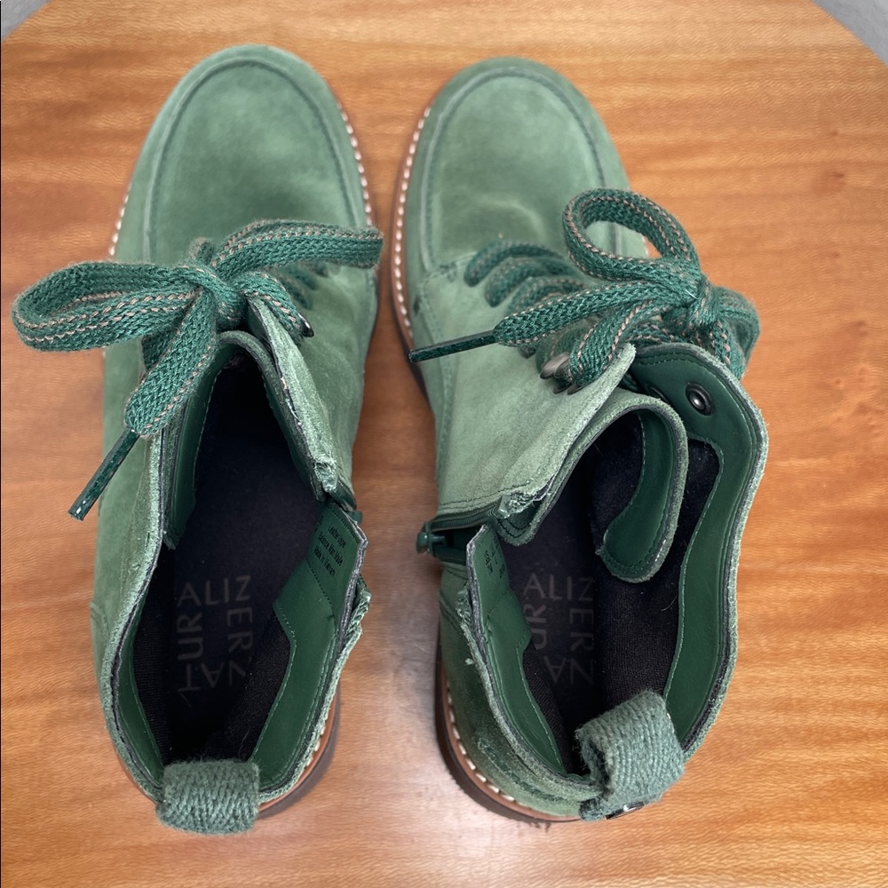 Women’s Naturalizer Dara Lug Sole Booties Green Suede Lace Up Size 7 - Picture 12 of 15